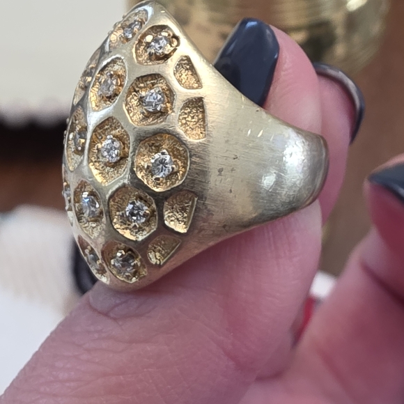 RARE Circa 70s Vintage Brushed Brass Honeycomb Dome Ring - Picture 6 of 15